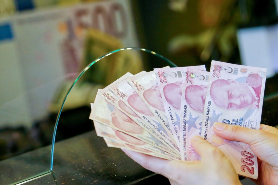 What Currency is Used in Istanbul? Everything You Need to Know